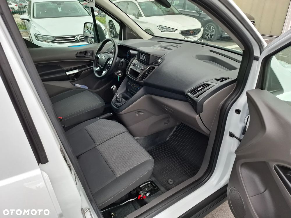 Ford Transit Connect - 11