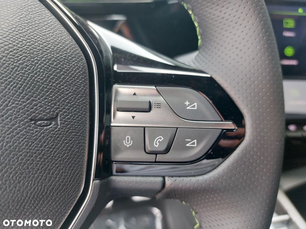 Peugeot 408 1.2 PureTech mHEV Allure S&S e-DCS6 - 17
