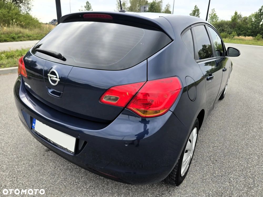 Opel Astra 1.6 Cosmo - 28