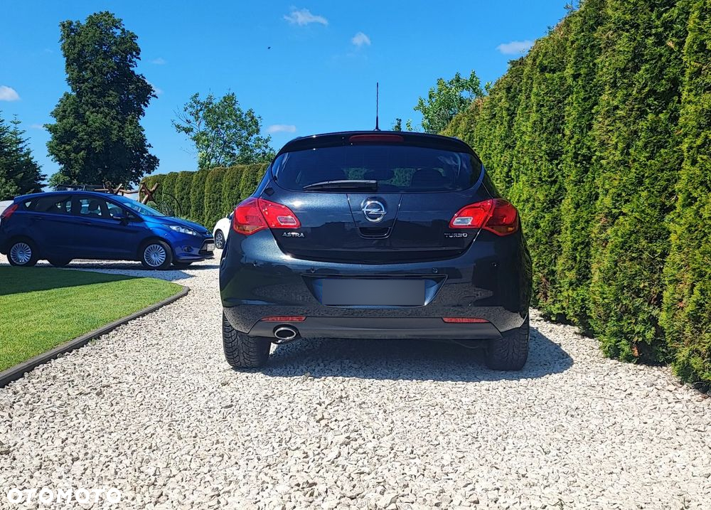 Opel Astra 1.4 Turbo 150 Jahre - 11