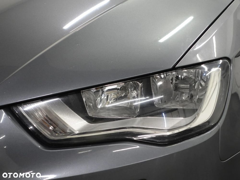 Audi A3 Sportback 2.0 TDI Ambiente - 13