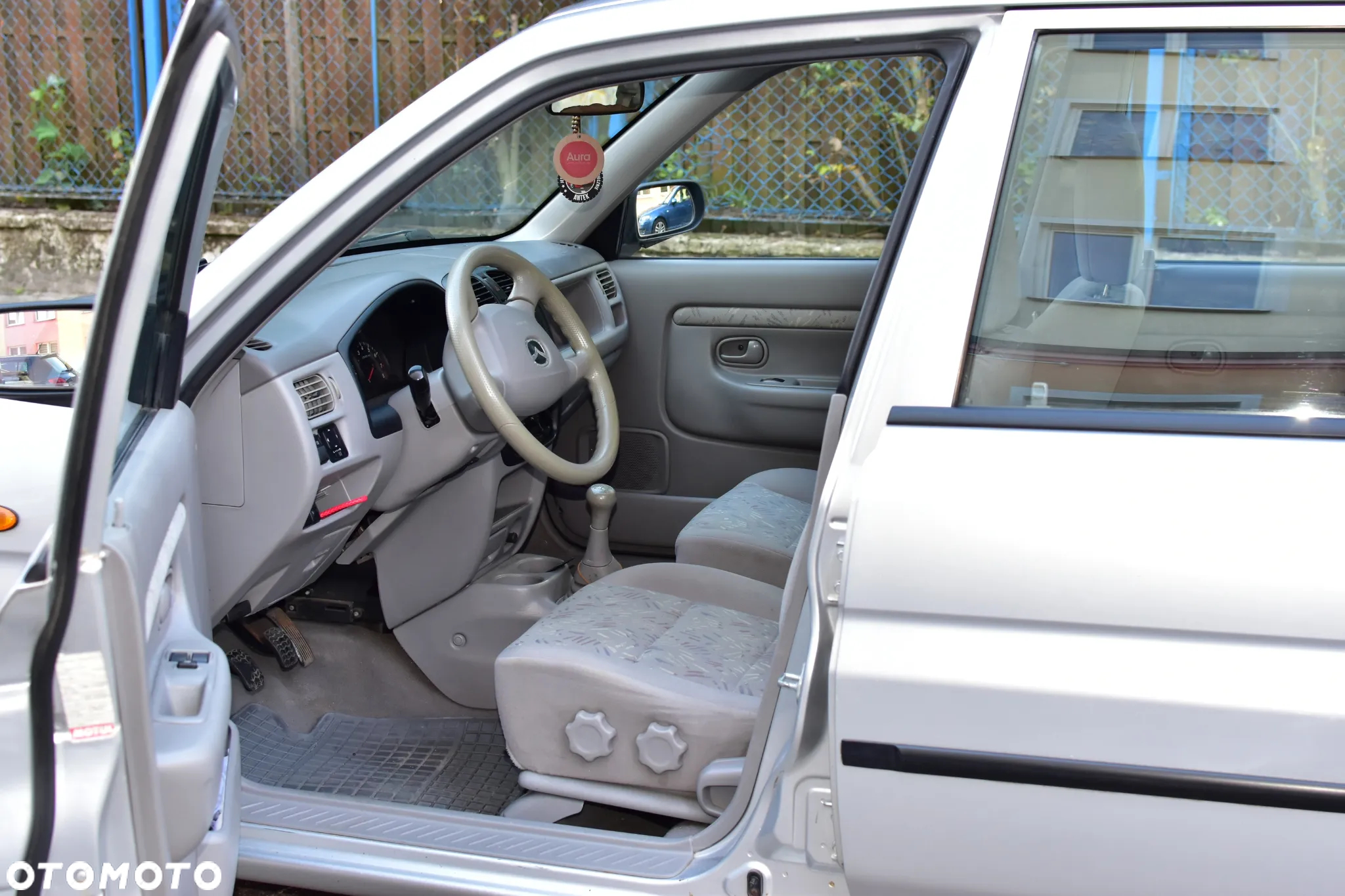 Mazda Demio - 7