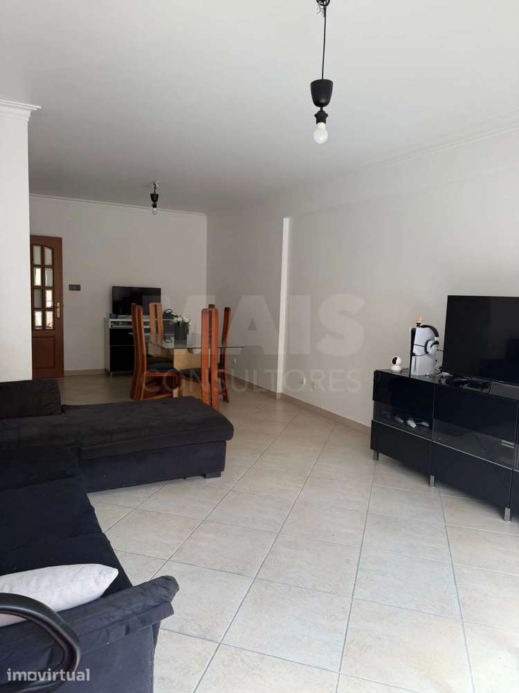 Apartamento T2 na Póvoa de Santa Iria com parqueamento e terraço - Grande imagem: 5/14