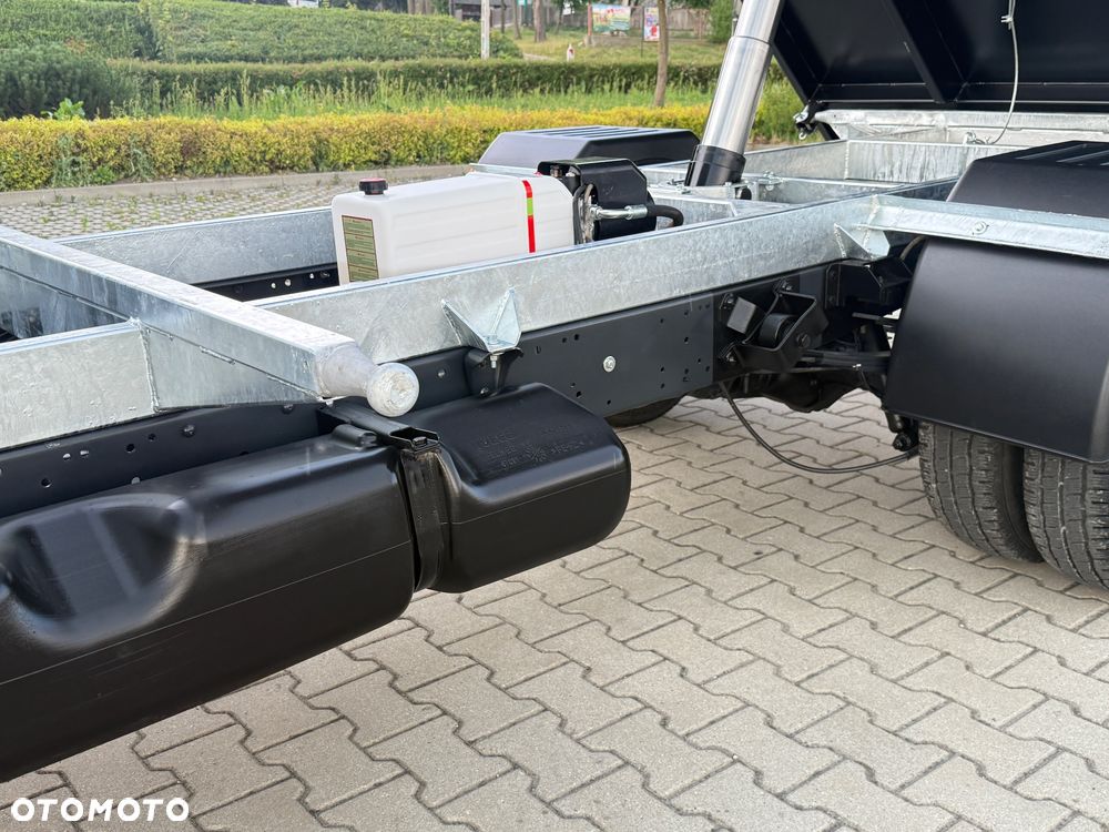 Iveco DAILY 35/50-180 3.0 HPI 180KM BLOKADA MOSTU! WYWROTKA 3-stronna ! 90 tyś km! HAK! Jak Nowy!! - 28