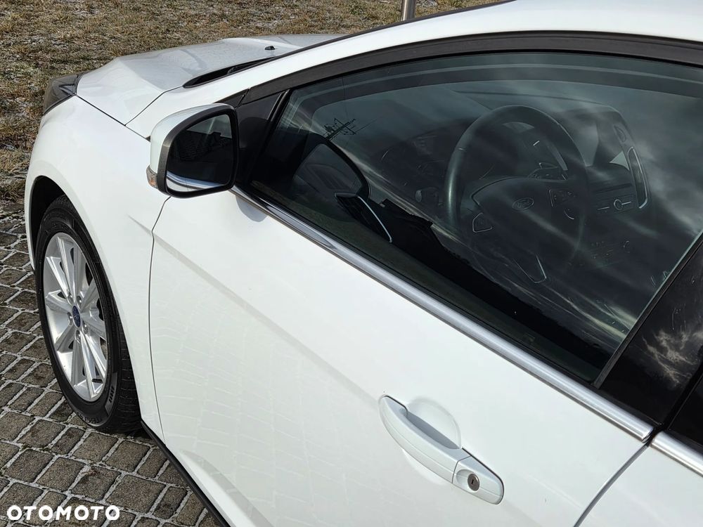 Ford Focus 1.0 EcoBoost Titanium - 10