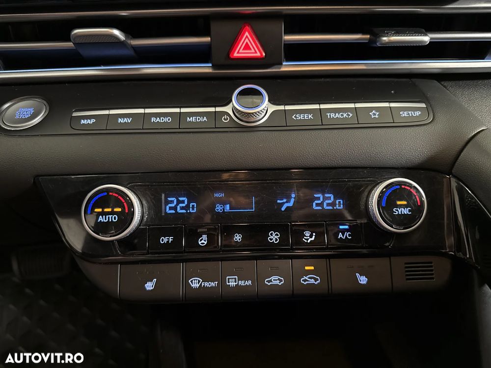 Hyundai Elantra - 19