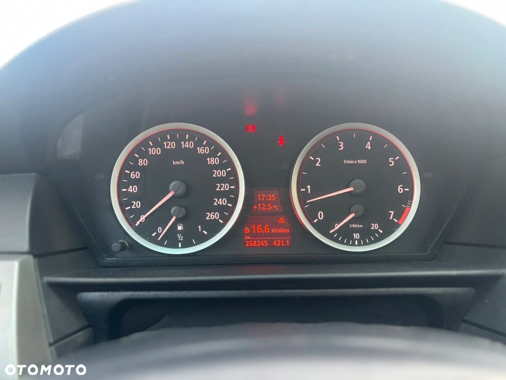 BMW Seria 5 523i - 9