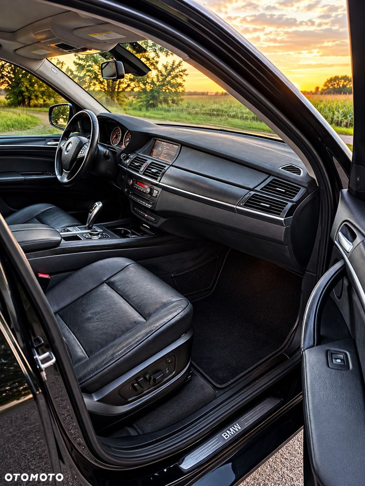 BMW X5 xDrive35i Edition Exclusive - 16