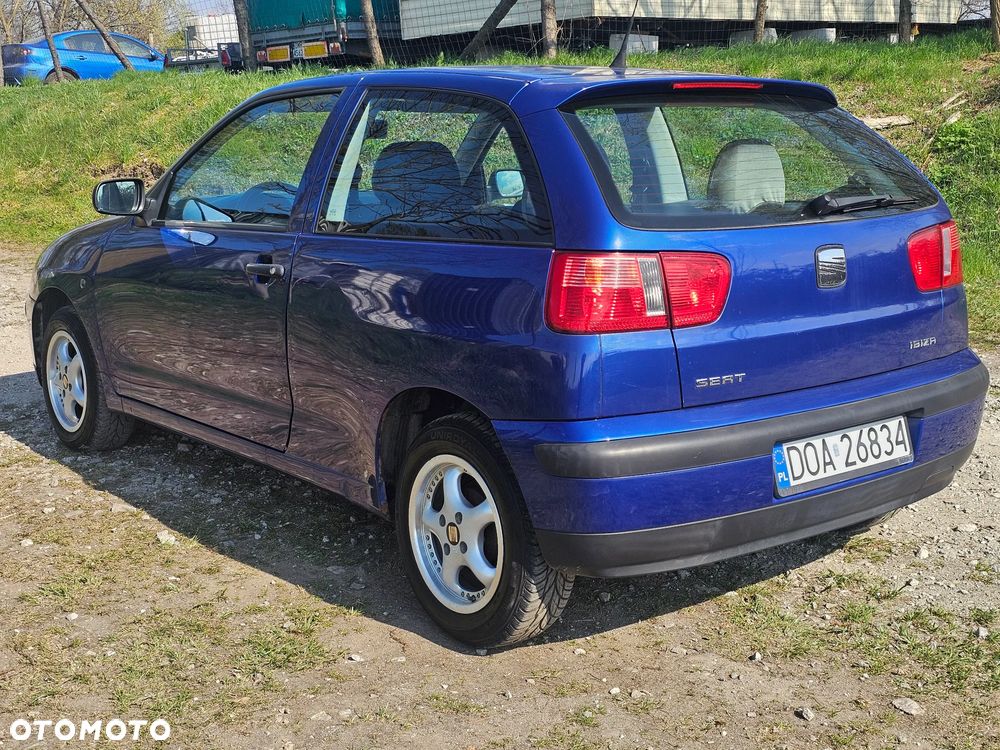 Seat Ibiza 1.4i Select - 4