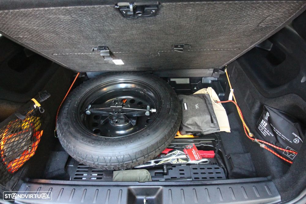 Mercedes-Benz GLB 35 AMG 4Matic Speedshift DCT 8G - 13