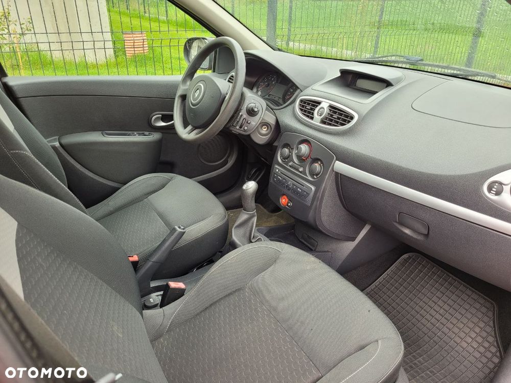 Renault Clio 1.2 16V Alize - 5