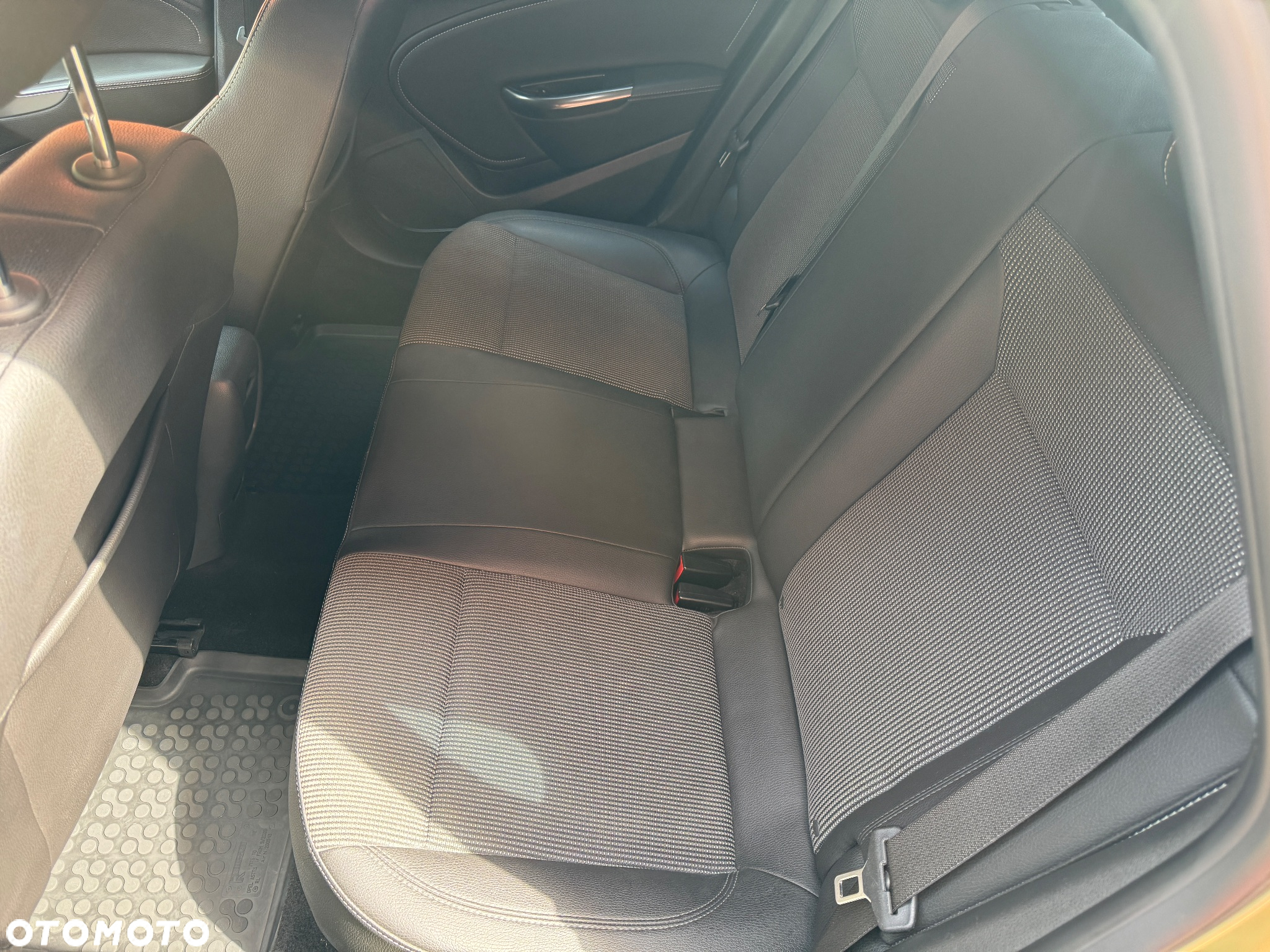 Opel Astra IV 1.4 T Cosmo - 9