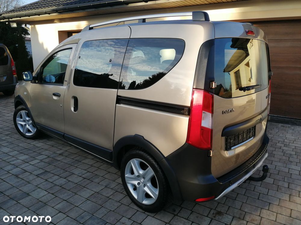 Dacia Dokker TCe 115 N1 Stepway Celebration - 11
