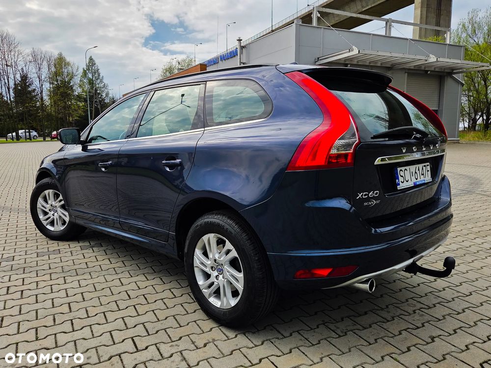 Volvo XC 60 D4 Momentum - 25