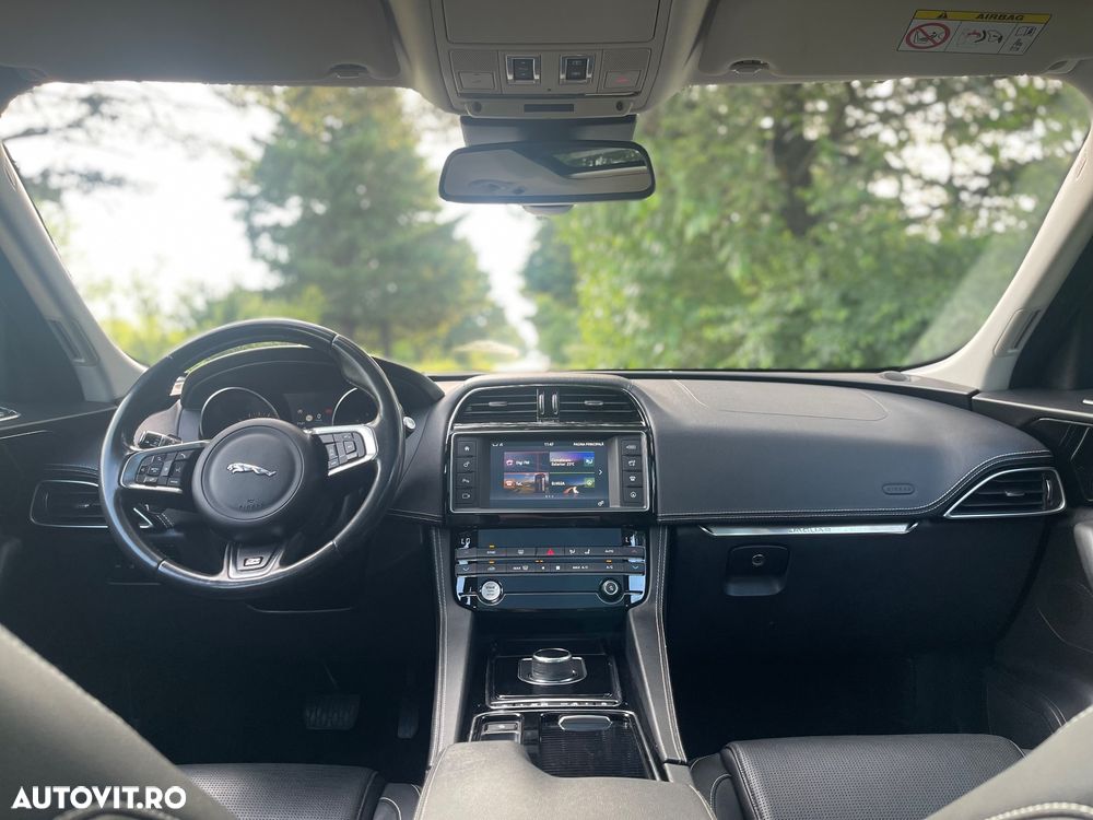 Jaguar F-Pace 20d AWD Aut. R-Sport - 14