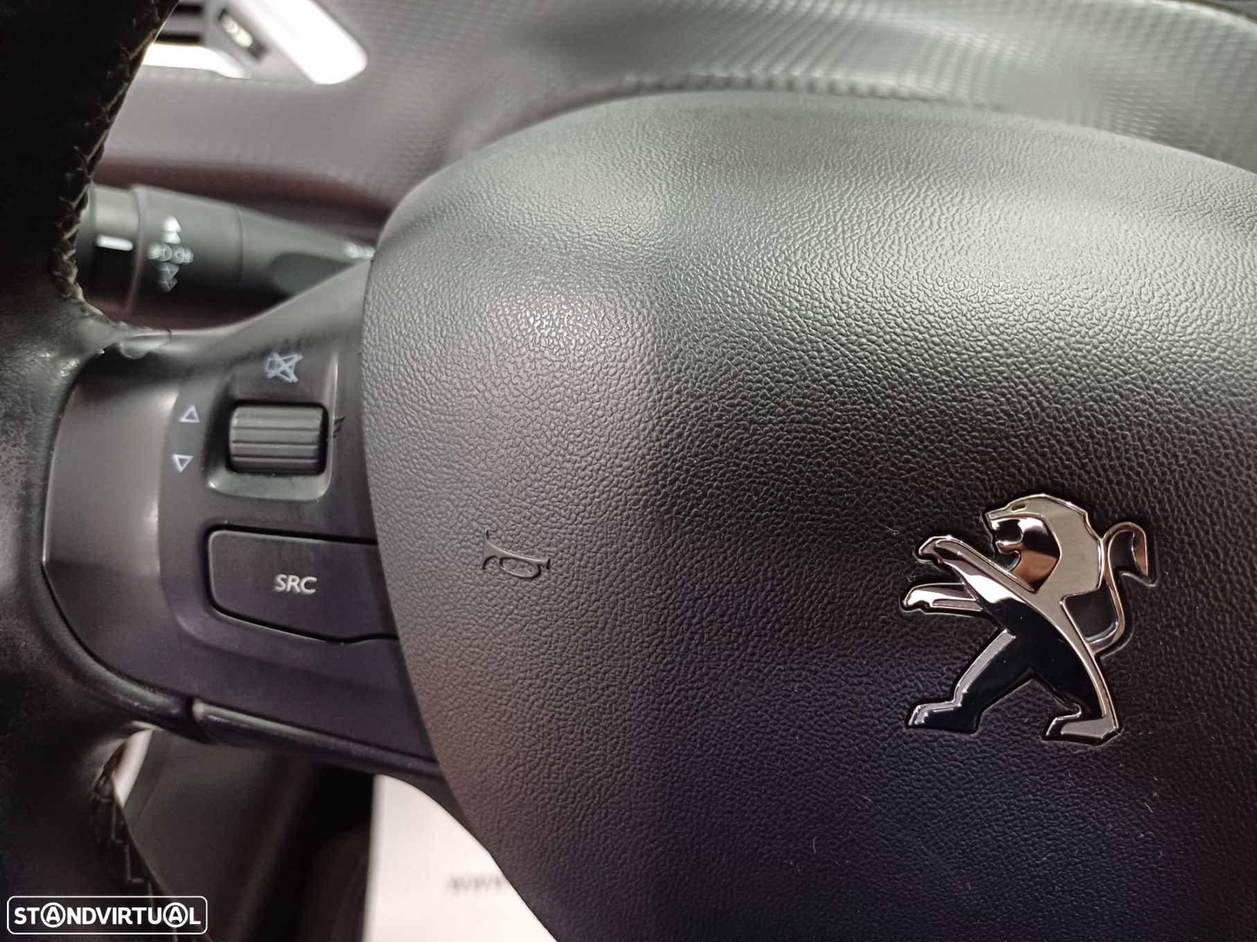 Peugeot 2008 1.2 PureTech Allure - 15