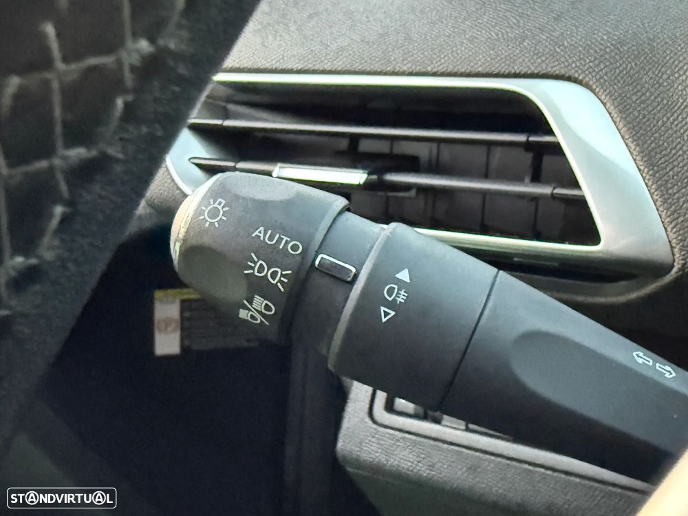 Peugeot 3008 1.5 BlueHDi Allure Pack - 35