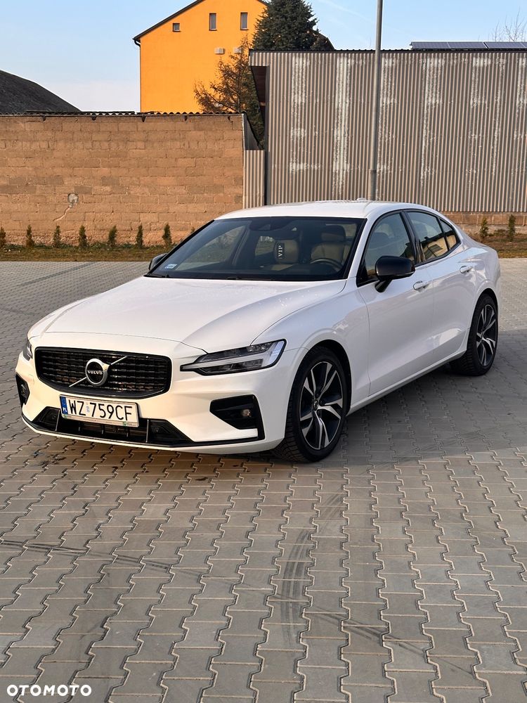 Volvo S60 B4 B R-Design - 2