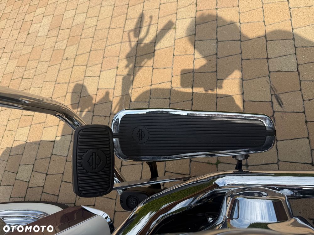 Harley-Davidson Softail Deluxe - 13