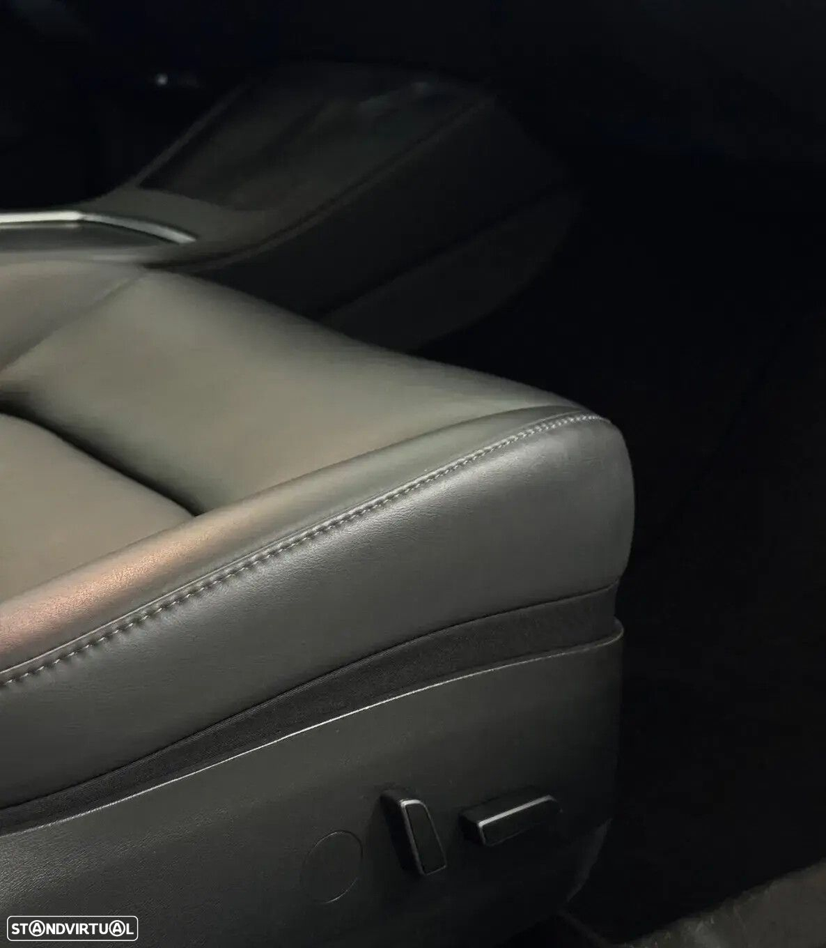 Tesla Model 3 - 10