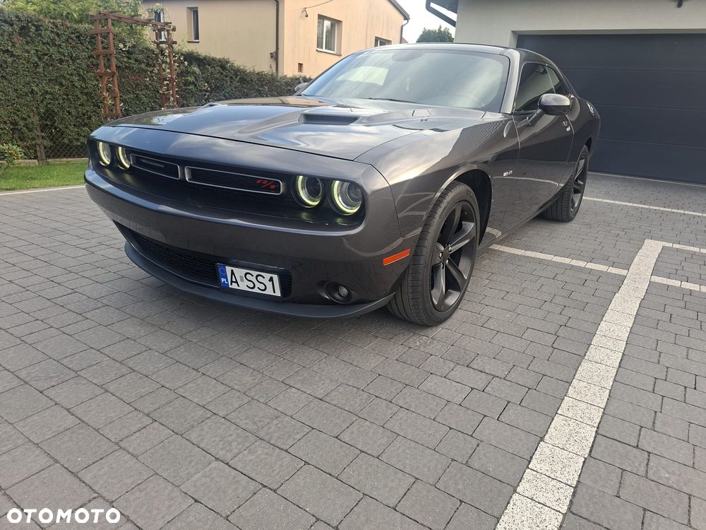 Dodge Challenger - 2