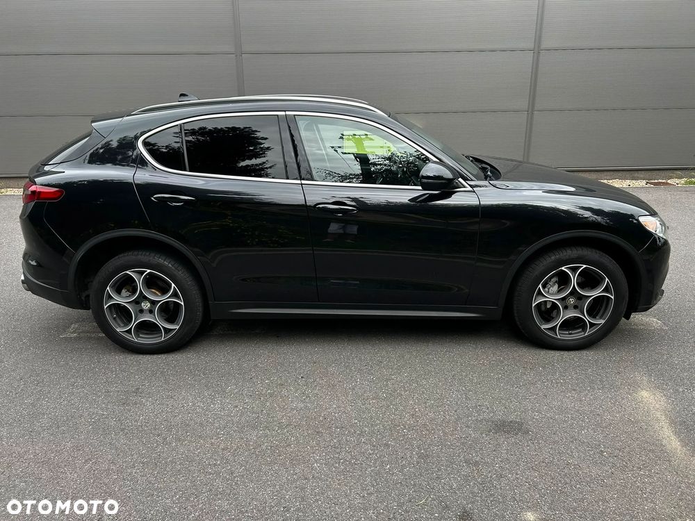 Alfa Romeo Stelvio 2.0 Turbo 16V AT8-Q4 Ti - 13