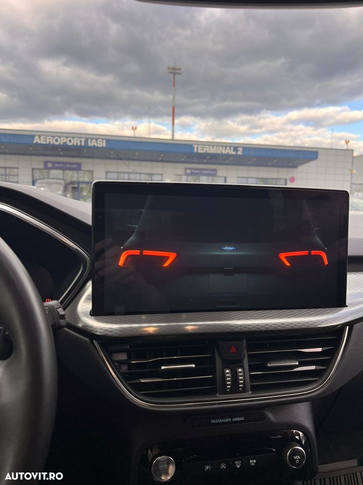 Ford Kuga - 10
