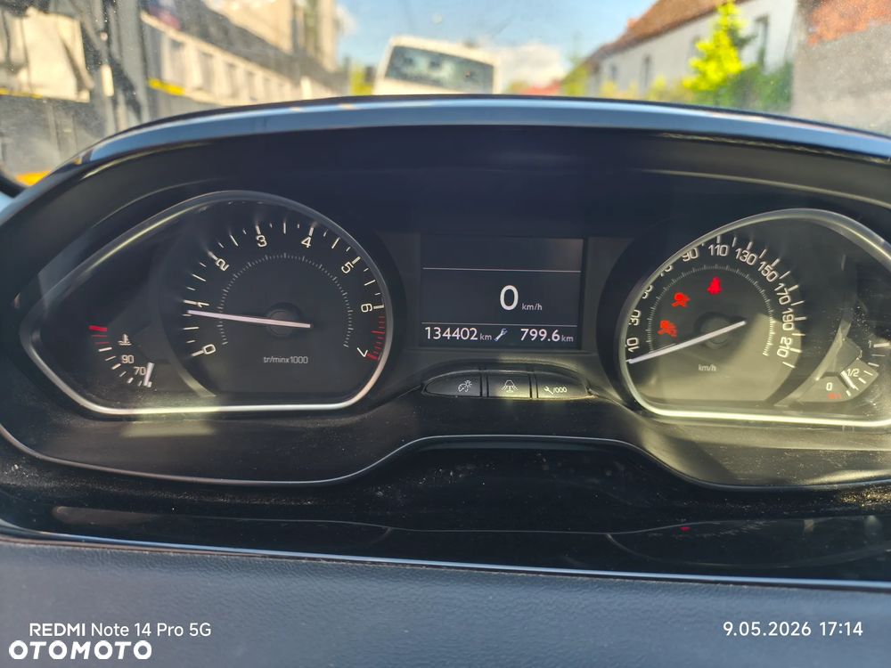 Peugeot 208 120 VTI Allure - 12