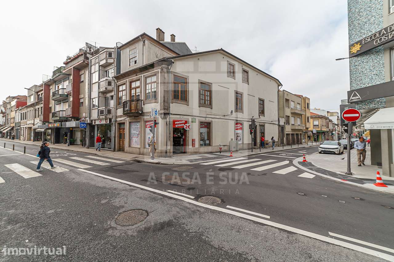 Prédio para venda na Rua de Costa Cabral, Porto - Grande imagem: 2/13