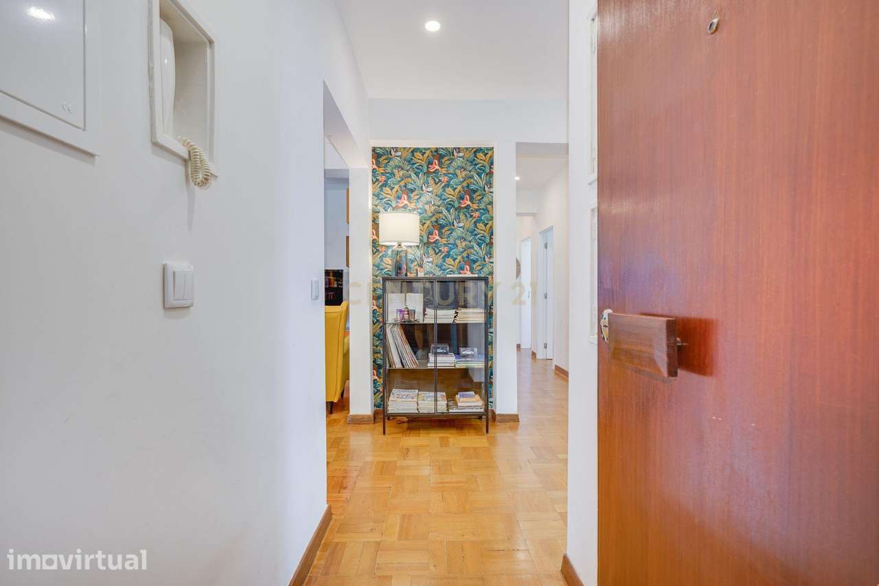 Apartamento T3 | São João do Estoril | 2º Andar | Renovado | 120m² | 2 - Grande imagem: 5/33