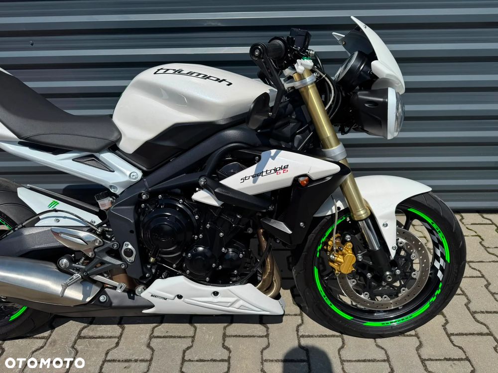 Triumph Street Triple - 10