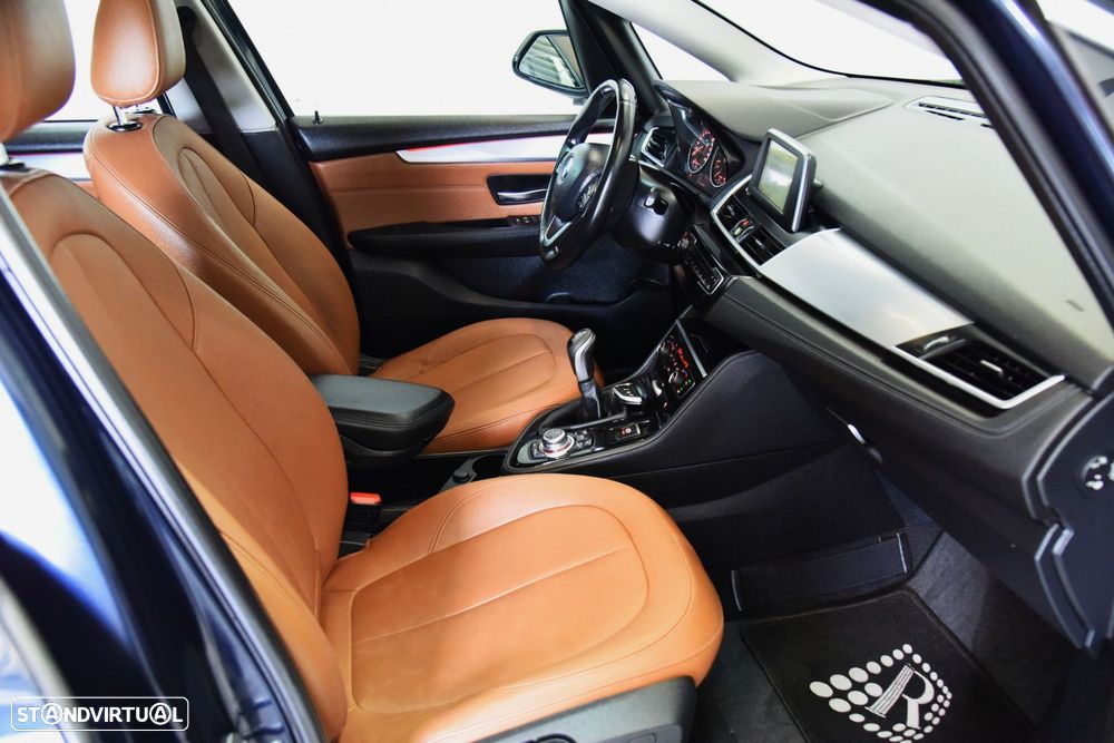 BMW 216 Active Tourer d Line Luxury - 25