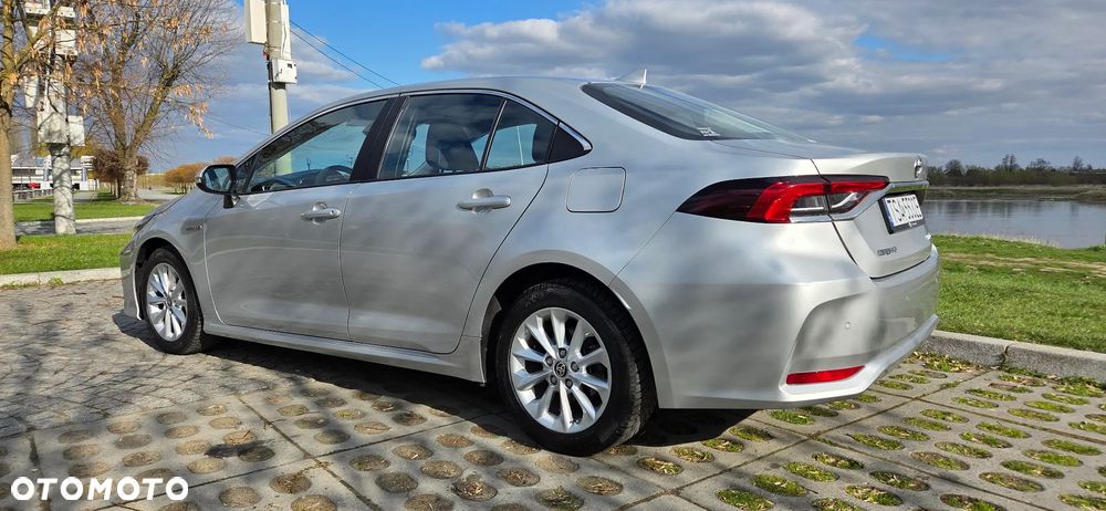Toyota Corolla 1.8 Hybrid Comfort - 18