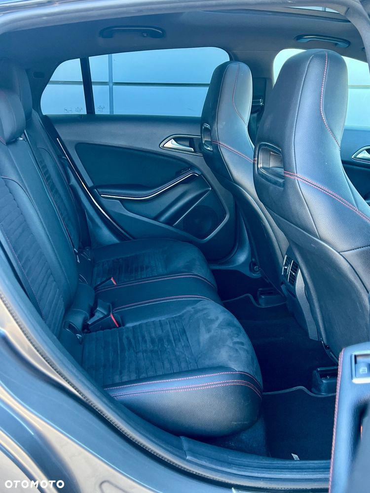 Mercedes-Benz CLA 250 4-Matic Sport - 37
