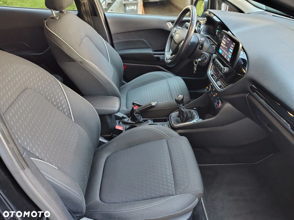Ford Fiesta 1.1 S&S TITANIUM - 19
