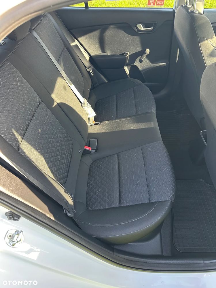 Kia Rio - 5