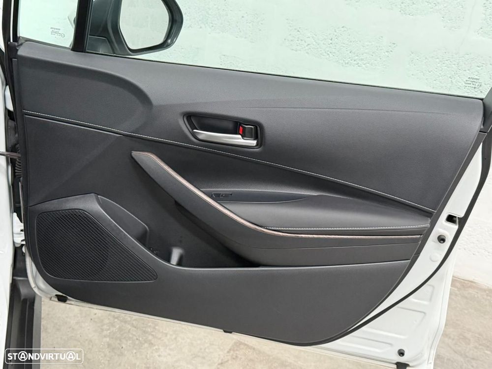 Toyota Corolla Touring Sports 1.8 Hybrid Trek - 32