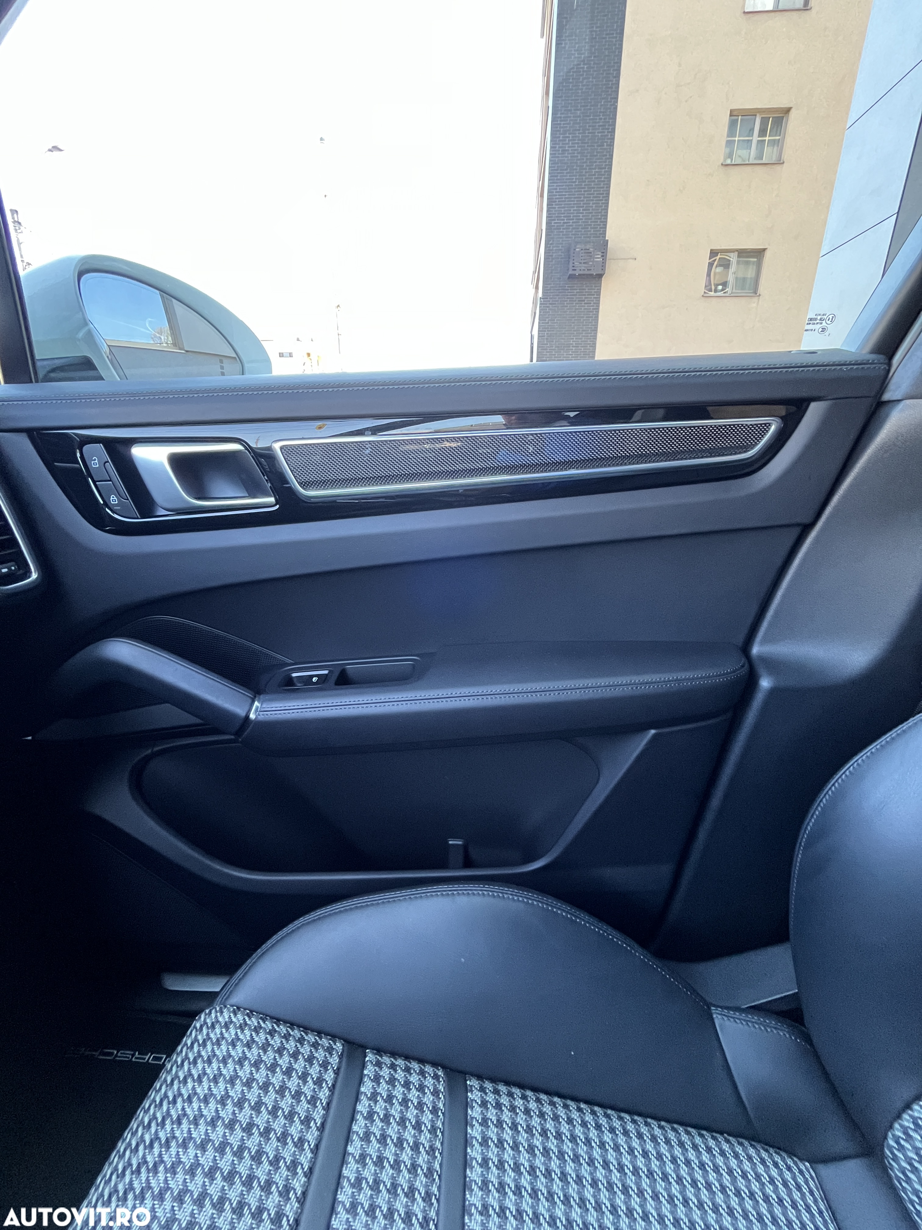 Porsche Cayenne Coupe E-Hybrid Tiptronic S - 28