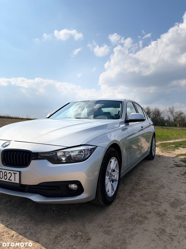 BMW Seria 3 318d - 24