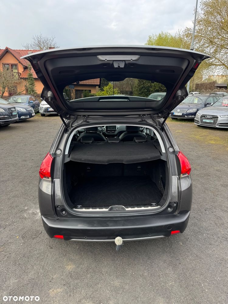 Peugeot 2008 1.2 Pure Tech GPF Signature S&S EAT6 - 9