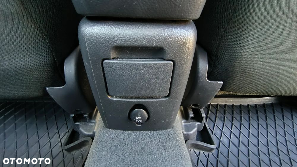 Toyota Avensis - 13