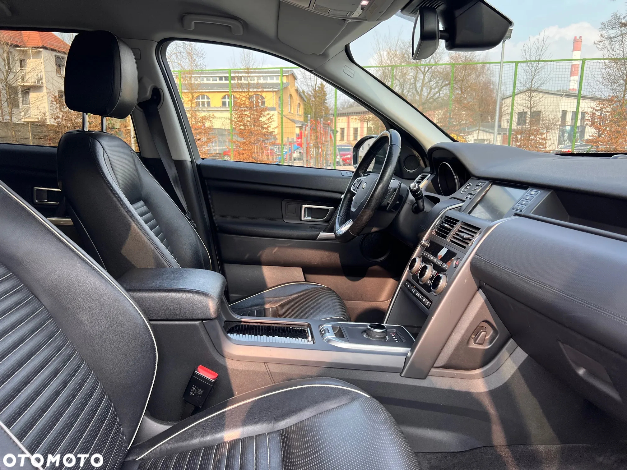 Land Rover Discovery Sport 2.0 D180 R-Dynamic HSE - 19