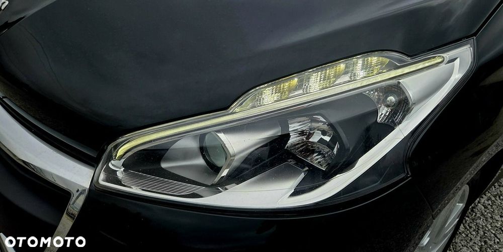 Peugeot 208 - 24