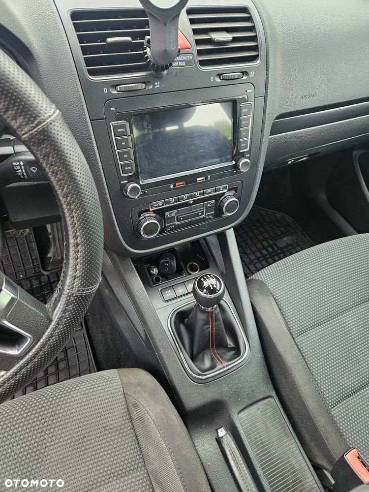 Volkswagen Jetta - 3