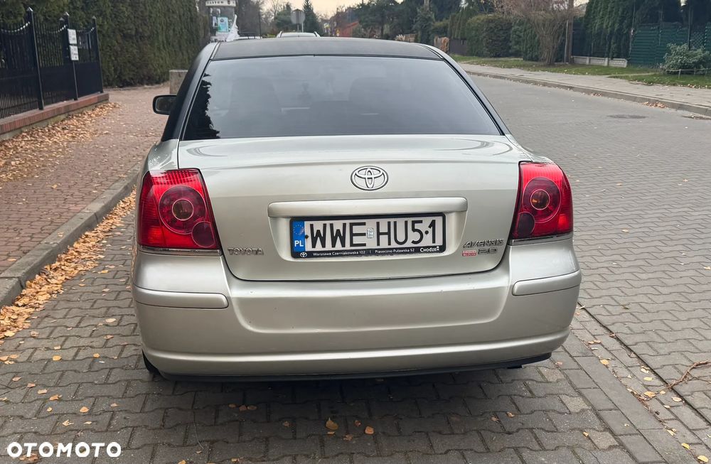 Toyota Avensis - 5