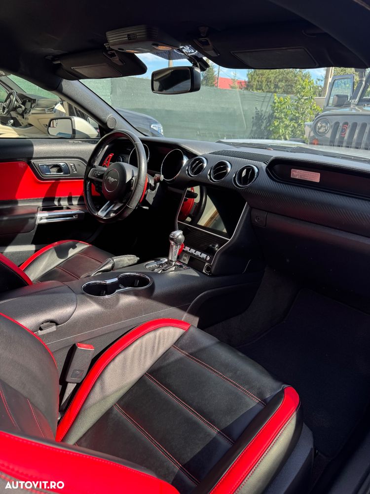 Ford Mustang - 5