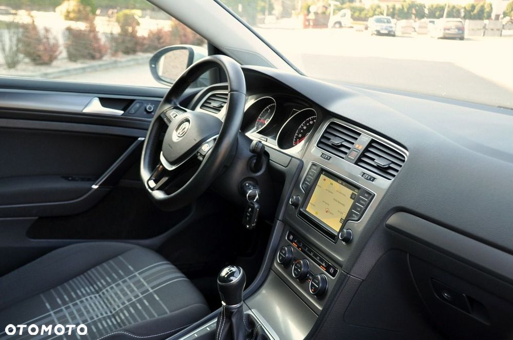Volkswagen Golf - 18
