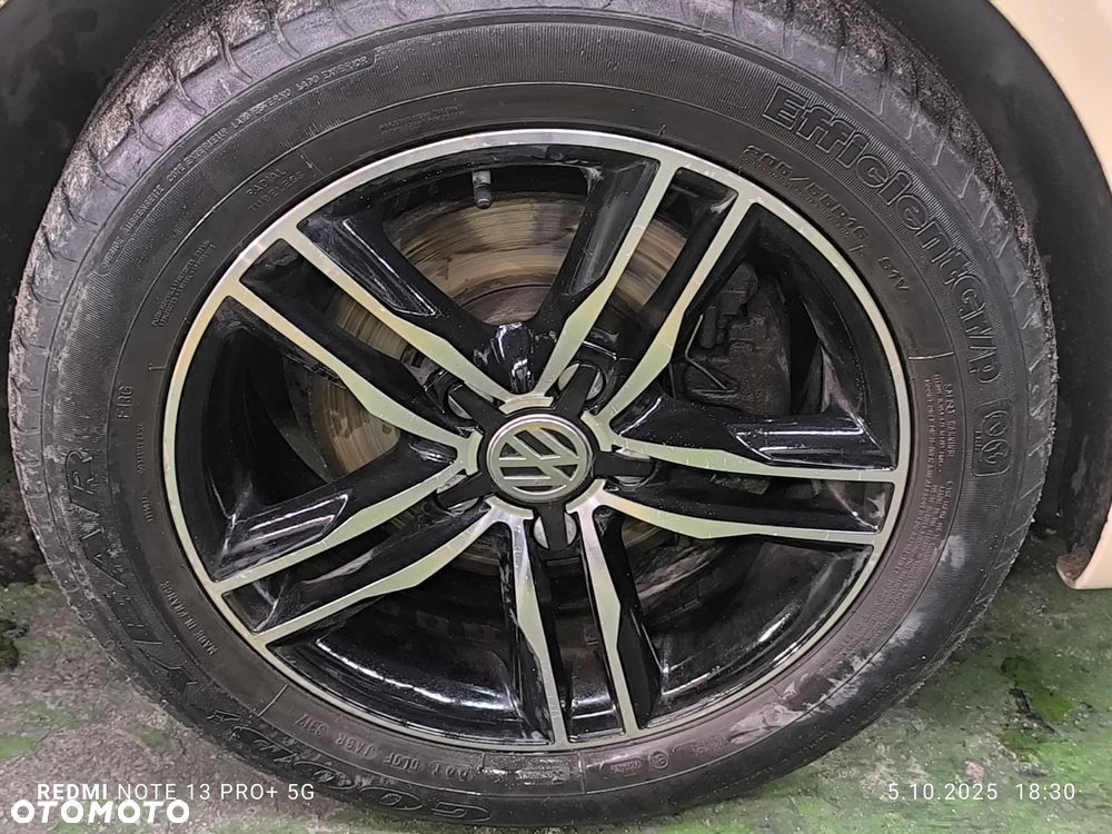 Volkswagen Touran 2012 photo 3