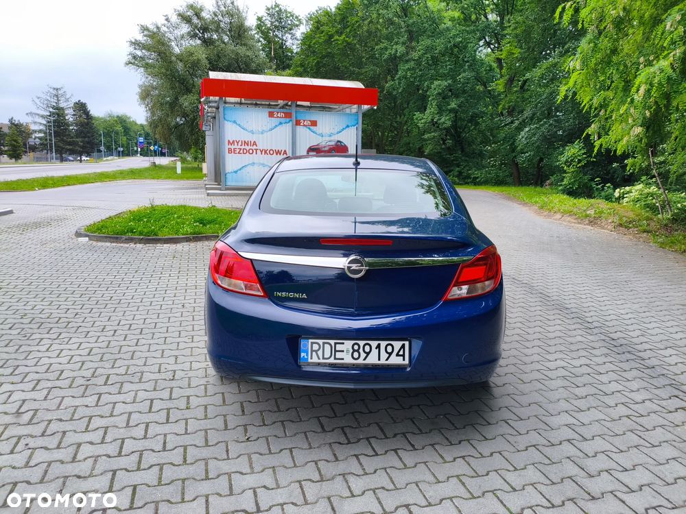 Opel Insignia 1.8 - 9
