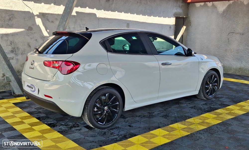 Alfa Romeo Giulietta 1.6 JTDm Distinctive - 6